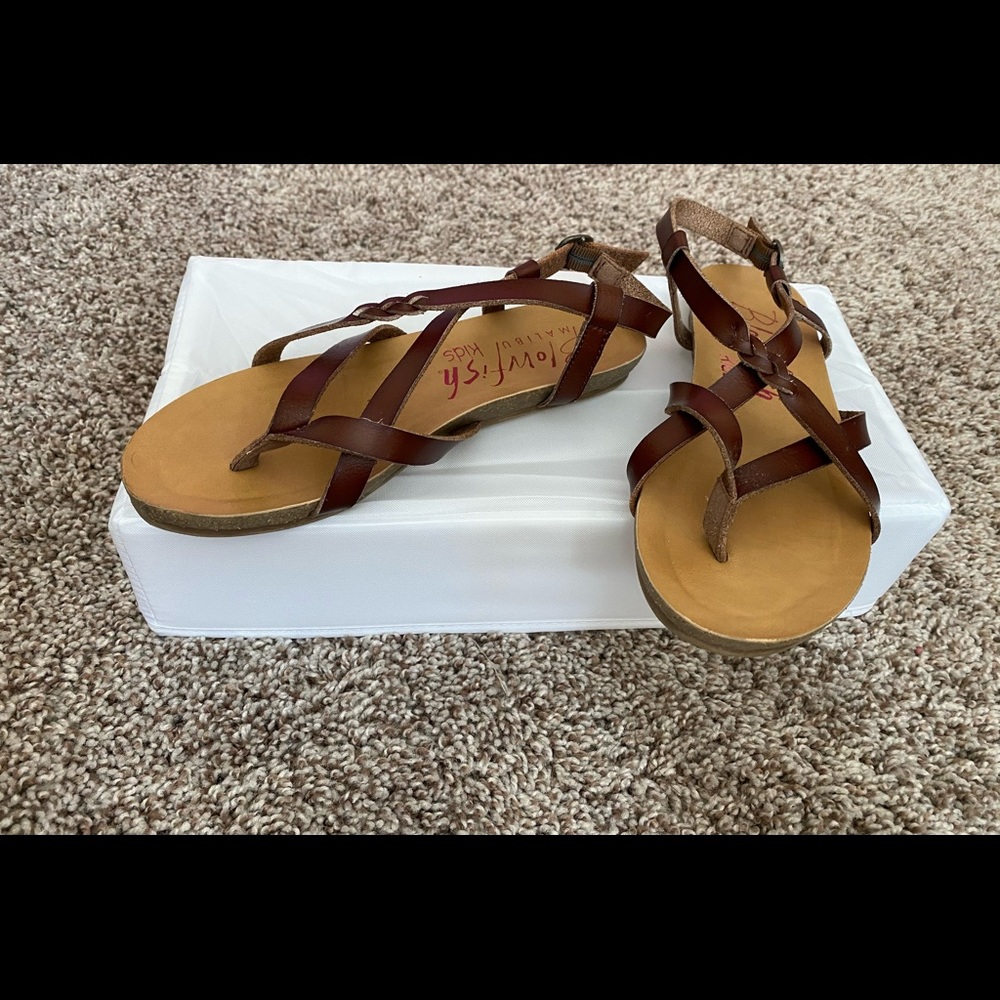 Kids sandals size 13.5